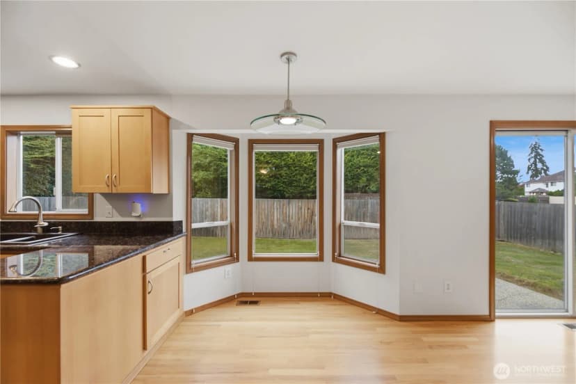 Property photo for 19022 102nd Avenue Sw, Renton photo 11