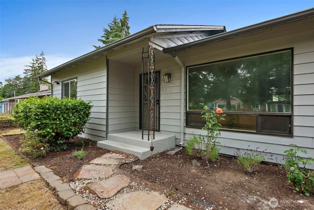Property photo for 8811 Sw Wildwood Ave, Lakewood photo 3