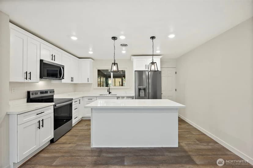 Property photo for 8811 Sw Wildwood Ave, Lakewood photo 6