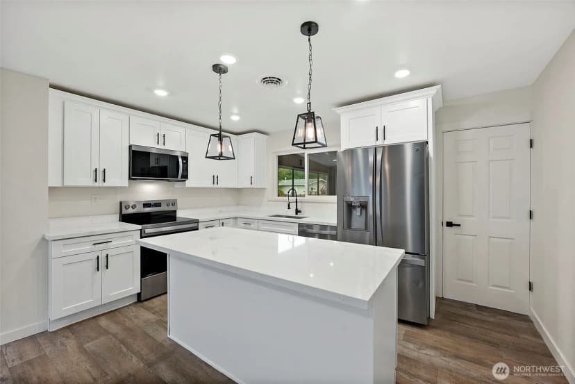Property photo for 8811 Sw Wildwood Ave, Lakewood photo 8