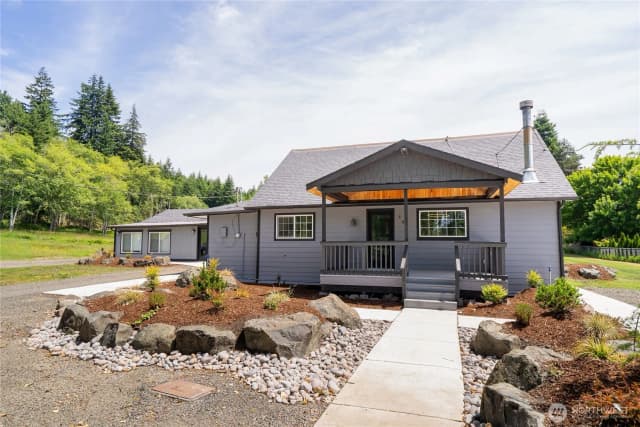 Property photo for 606 N 5th Street, Elma