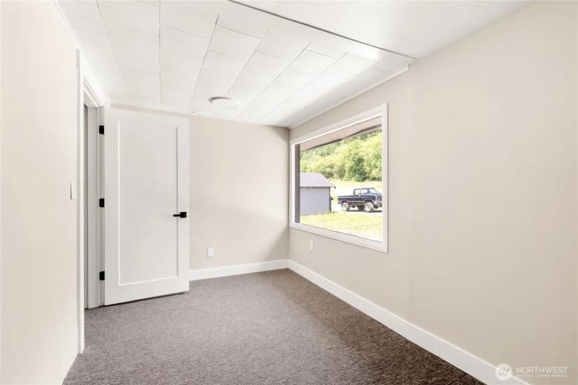 Property photo for 606 N 5th Street, Elma photo 13