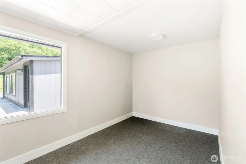 Property photo for 606 N 5th Street, Elma photo 12
