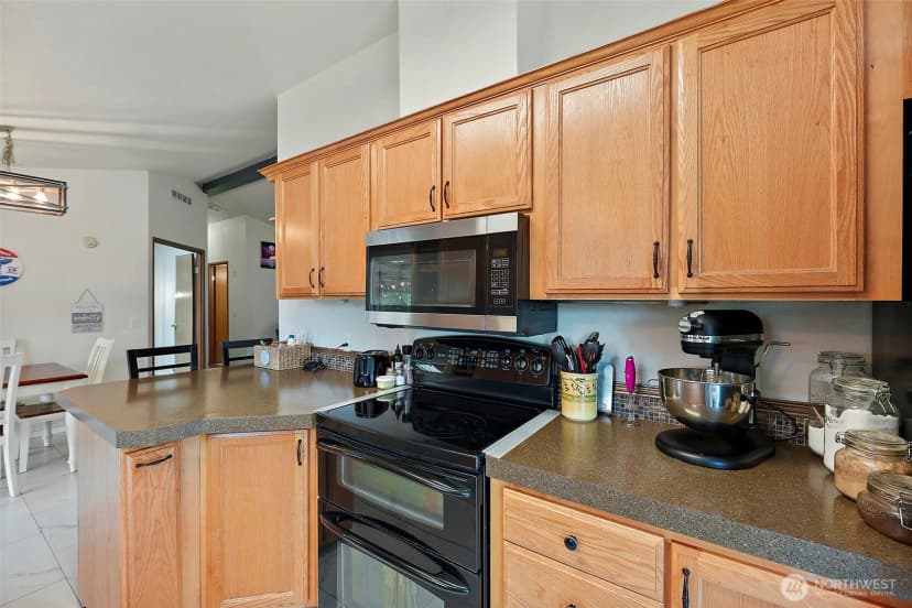 Property photo for 32419 129th Avenue E, Graham photo 9