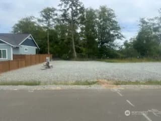 Property photo for 556 Chenois Avenue Ne, Ocean Shores photo 2