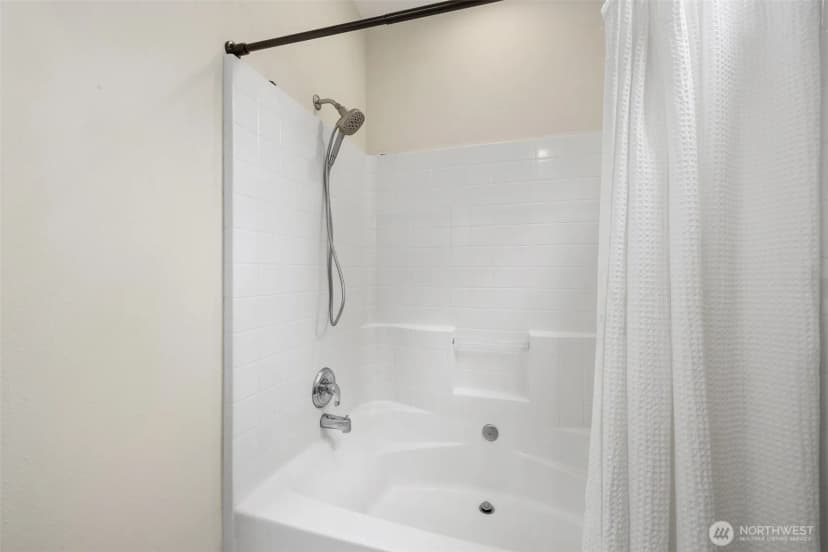 Property photo for 4943 Old Oak Street Se, Olympia photo 8