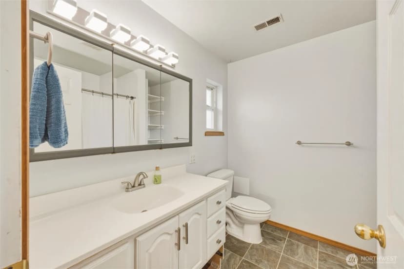 Property photo for 902 Nooksack Avenue, Nooksack photo 9