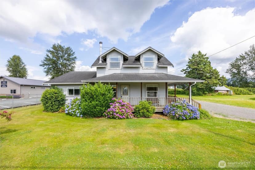 Property photo for 902 Nooksack Avenue, Nooksack