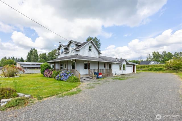 Property photo for 902 Nooksack Avenue, Nooksack photo 2