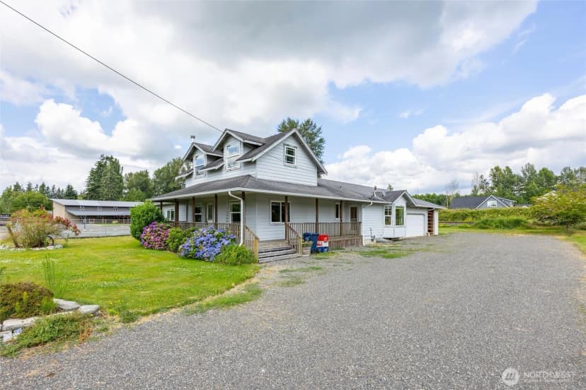 Property photo for 902 Nooksack Avenue, Nooksack photo 2