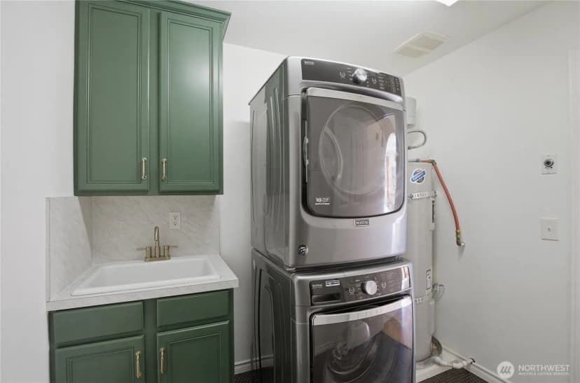 Property photo for 1134 Finnegan Way #201, Bellingham photo 25