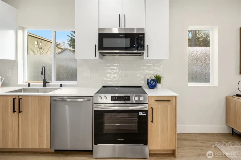 Property photo for 1411 Martin Luther King Jr Way, Seattle photo 13