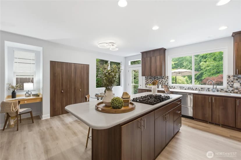 Property photo for 1403 240th Way Se, Sammamish photo 18