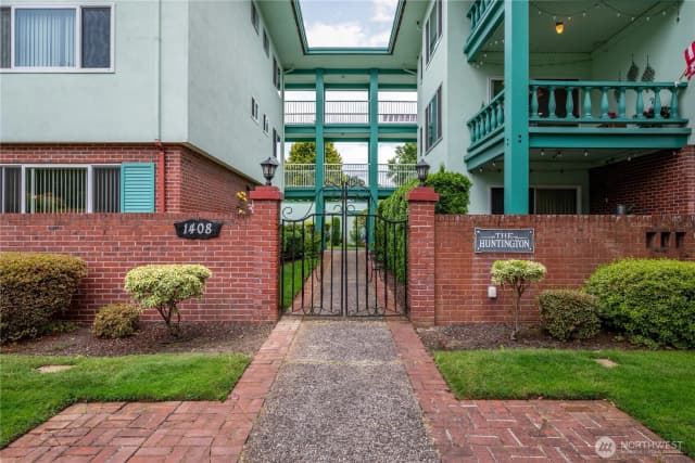 Property photo for 1408 20th Avenue #b-1, Longview