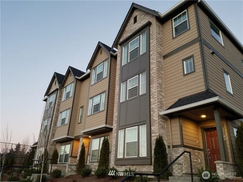Property photo for 11208 19th Drive Se, Everett photo 2