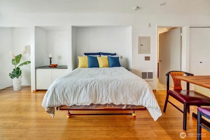 Property photo for 211 Summit Avenue E #n305, Seattle photo 12