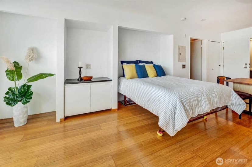 Property photo for 211 Summit Avenue E #n305, Seattle photo 10