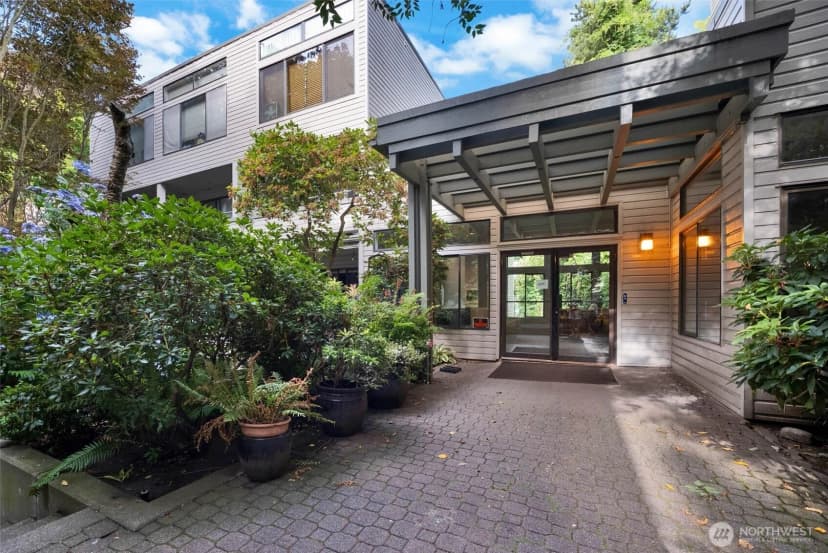 Property photo for 211 Summit Avenue E #n305, Seattle photo 2