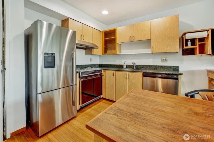 Property photo for 211 Summit Avenue E #n305, Seattle photo 7