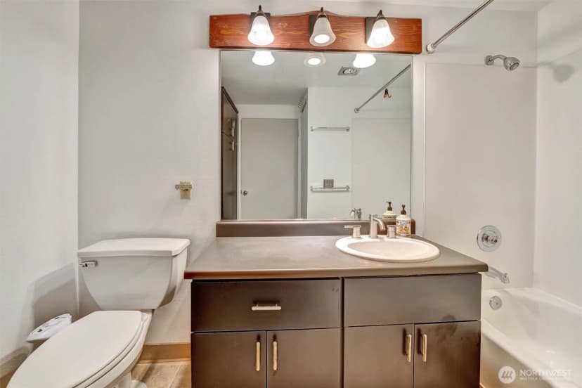 Property photo for 211 Summit Avenue E #n305, Seattle photo 16