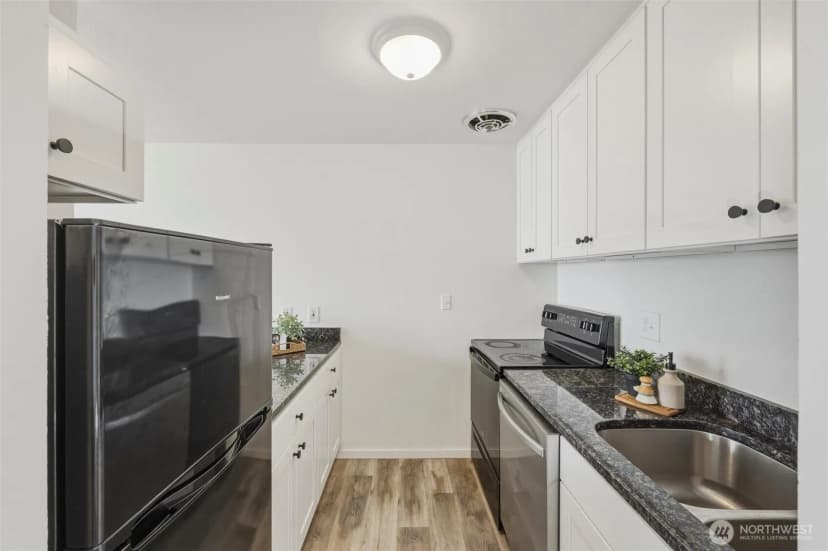 Property photo for 819 High Street W #106, Bellingham photo 5