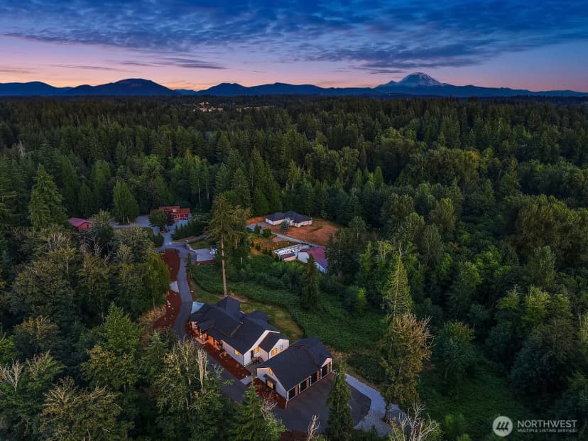 Property photo for 20225 230th Avenue Se, Maple Valley photo 34