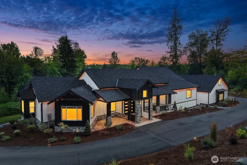 Property photo for 20225 230th Avenue Se, Maple Valley photo 3