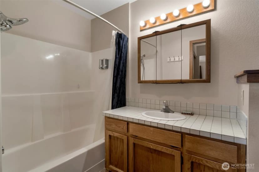 Property photo for 651 Se Bayshore Drive #b304, Oak Harbor photo 12