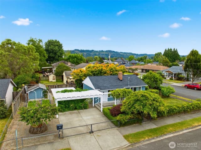 Property photo for 803 Bonney Avenue, Sumner photo 2