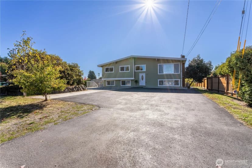 Property photo for 3905 Ne 6th Street, Renton photo 31