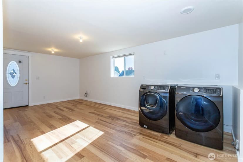 Property photo for 3905 Ne 6th Street, Renton photo 15