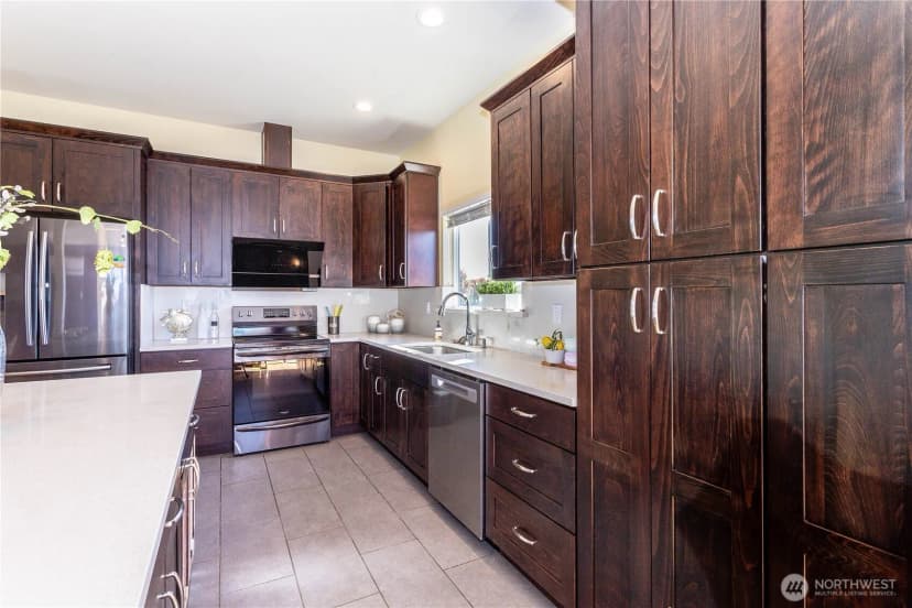 Property photo for 3905 Ne 6th Street, Renton photo 6