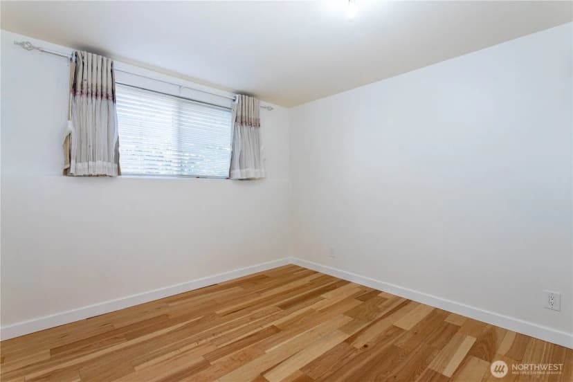 Property photo for 3905 Ne 6th Street, Renton photo 17
