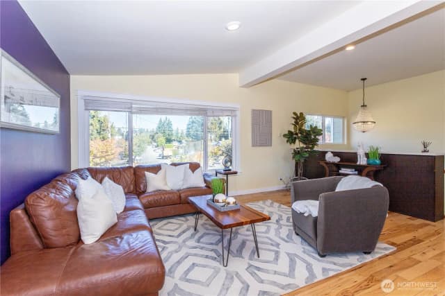 Property photo for 3905 Ne 6th Street, Renton photo 4