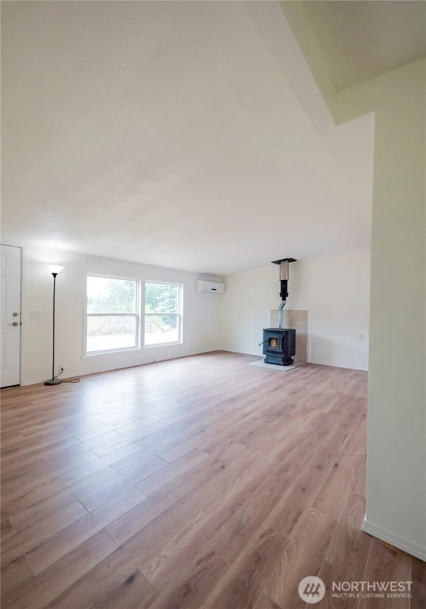 Property photo for 8903 336th Street S, Roy photo 6
