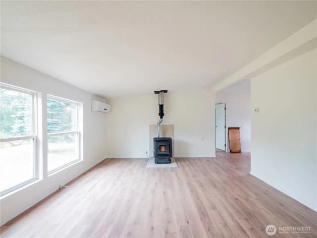 Property photo for 8903 336th Street S, Roy photo 5