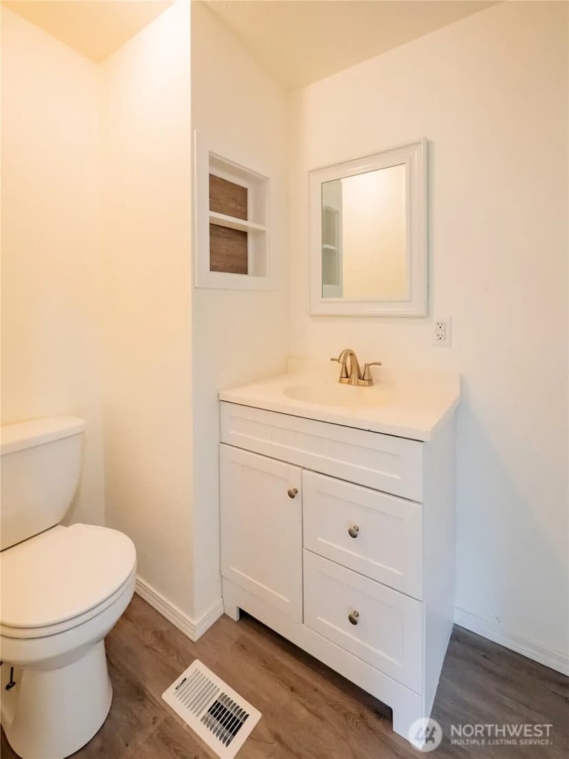 Property photo for 8903 336th Street S, Roy photo 15