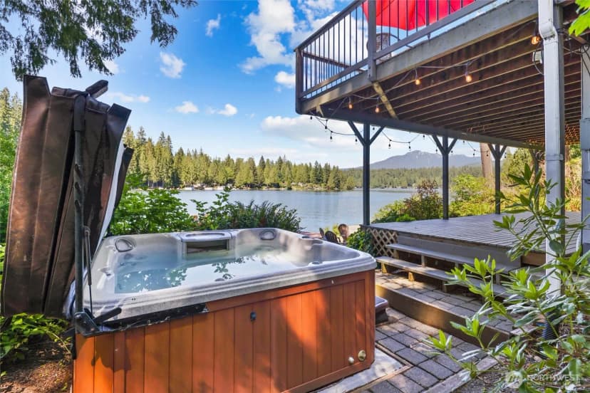 Property photo for 1012 S Lake Roesiger Road, Snohomish photo 7