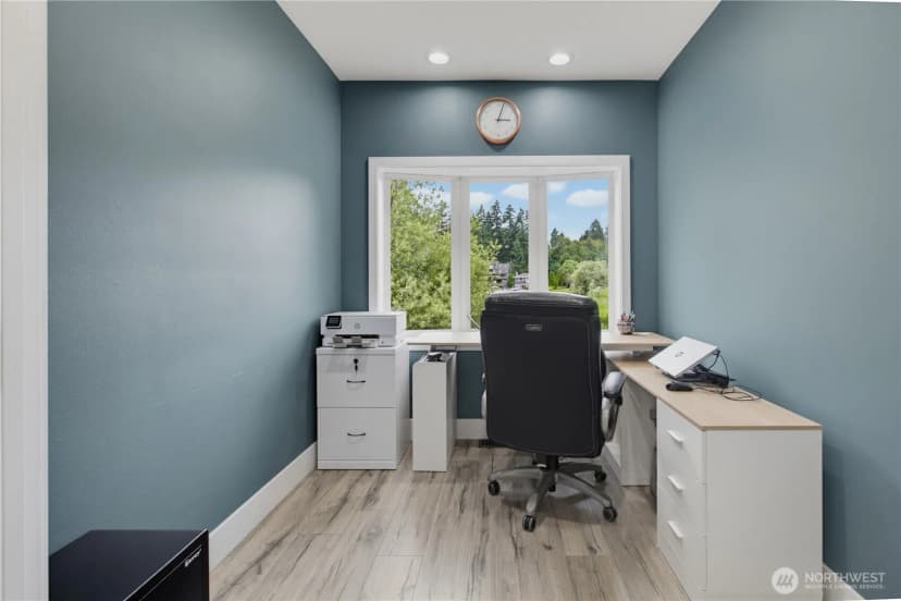 Property photo for 25860 136th Avenue Se, Kent photo 10