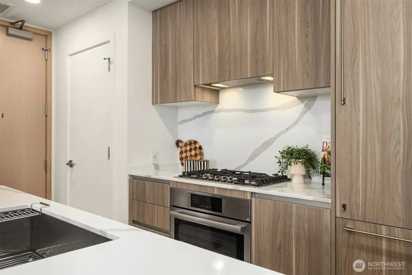 Property photo for 10232 Ne 10th Street #708, Bellevue photo 7