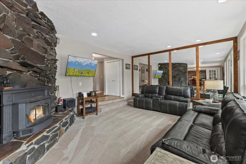 Property photo for 29832 Kent Black Diamond Road Se, Kent photo 6
