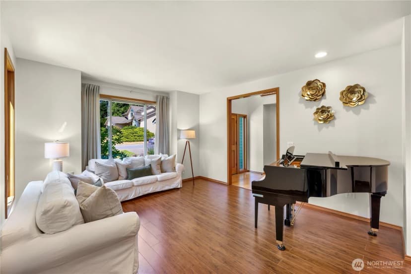 Property photo for 22209 Ne 11th Place, Sammamish photo 9