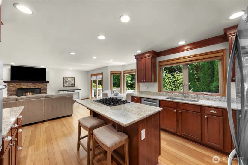 Property photo for 22209 Ne 11th Place, Sammamish photo 3