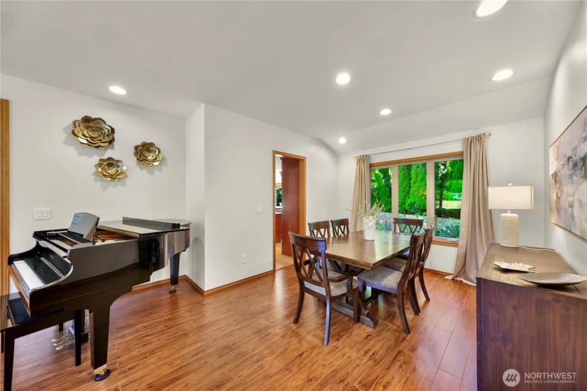 Property photo for 22209 Ne 11th Place, Sammamish photo 10