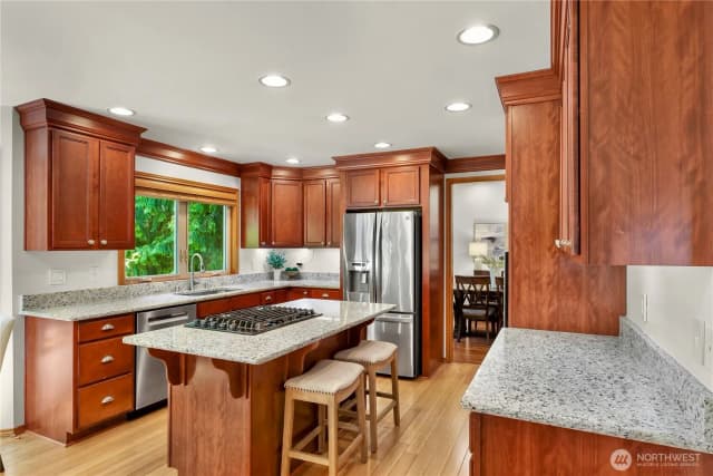 Property photo for 22209 Ne 11th Place, Sammamish photo 4