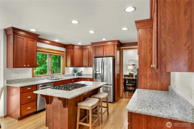 Property photo for 22209 Ne 11th Place, Sammamish photo 4