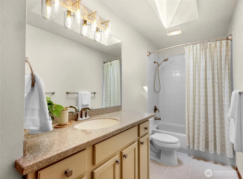 Property photo for 22209 Ne 11th Place, Sammamish photo 19