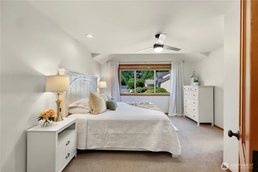 Property photo for 22209 Ne 11th Place, Sammamish photo 13