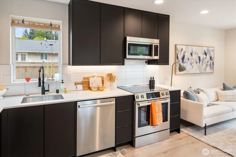 Property photo for 12060 8th Avenue Nw #b, Seattle photo 10