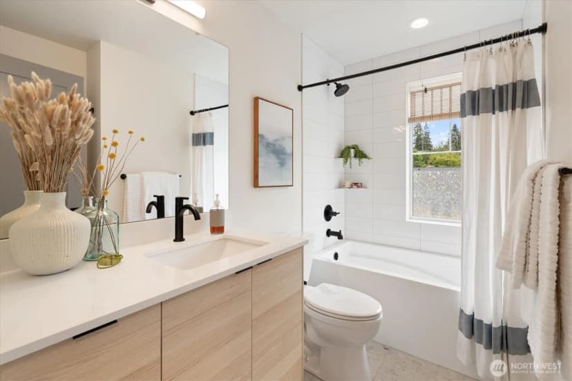 Property photo for 12060 8th Avenue Nw #b, Seattle photo 15